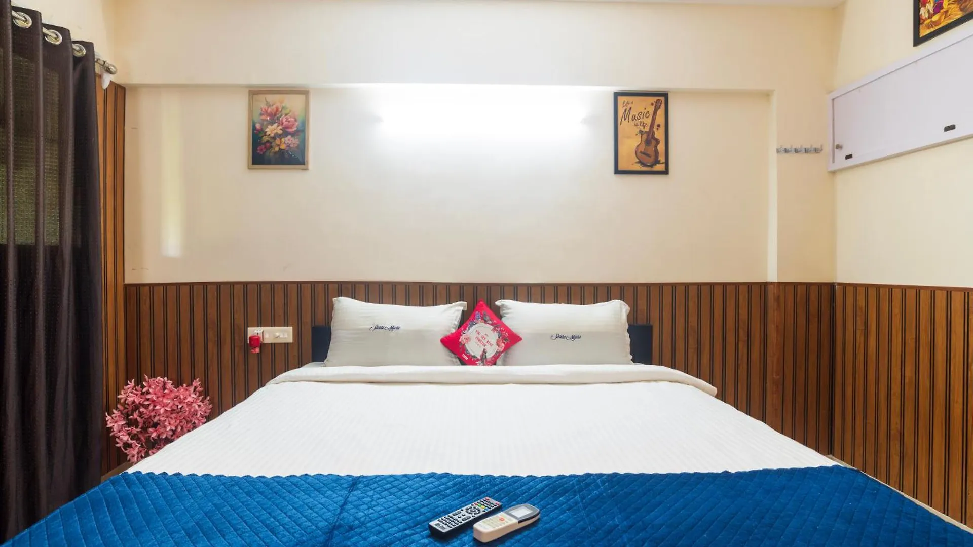 Mayflower Airport Launge Cochin International Airport Nedumbassery 0*,
